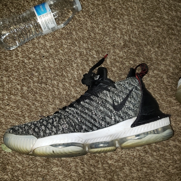 Lebron 16s - Picture 6 of 6